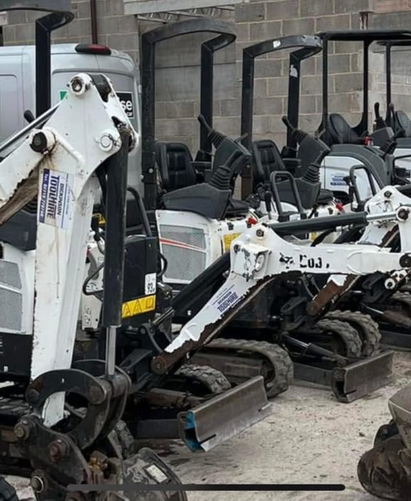 DickinsonToolHireChorley-Mini-Diggers